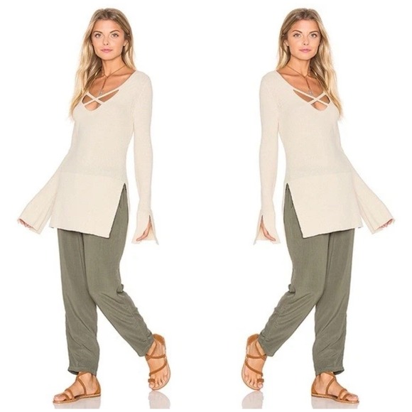 NWT Free People Size LARGE Criss Cross Tunic Sweater V‎ Neck Side Slits Ivory